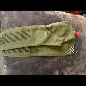 Men’s off white jeans sz 38